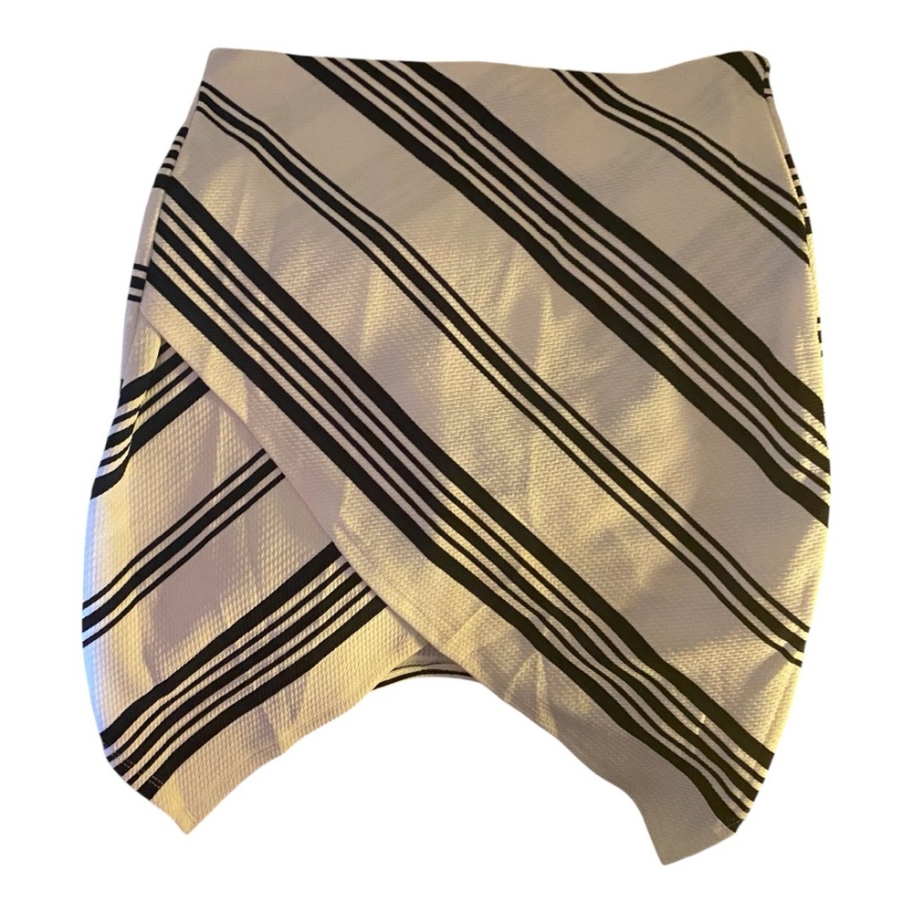 Charlotte Russe-Striped Black and White Mini Skirt 
#N076
Clearance Price